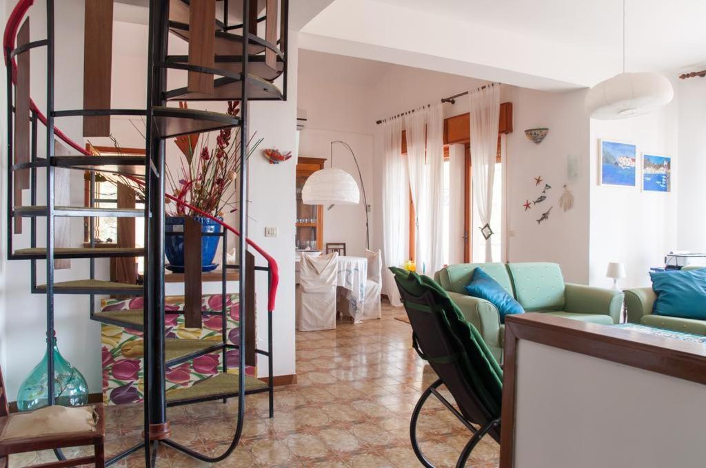 كاستيلاّماري ديل غو Holiday Home Cala Bianca الغرفة الصورة